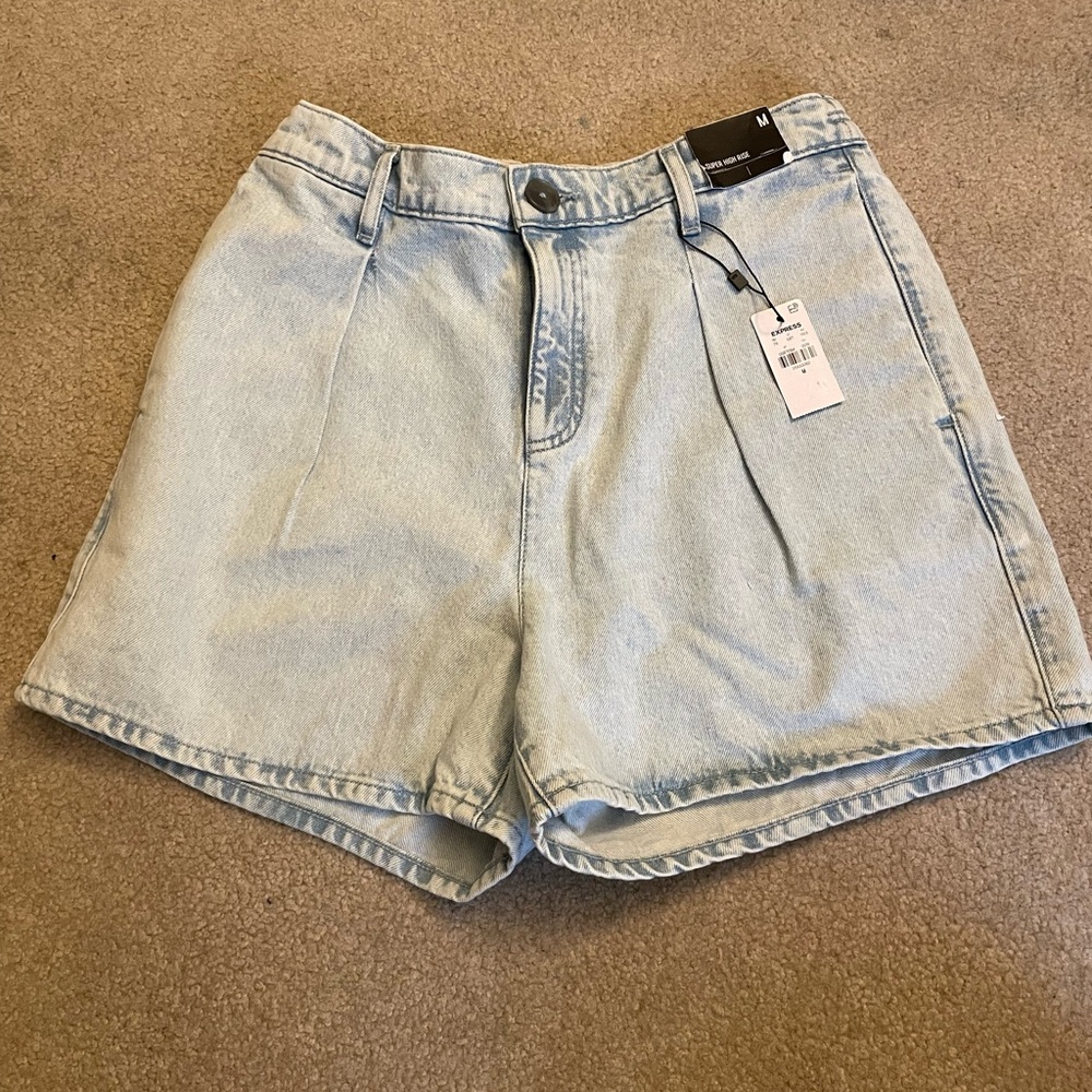 NWT EXPRESS 5 INCH INSEAM LONG SHORTS